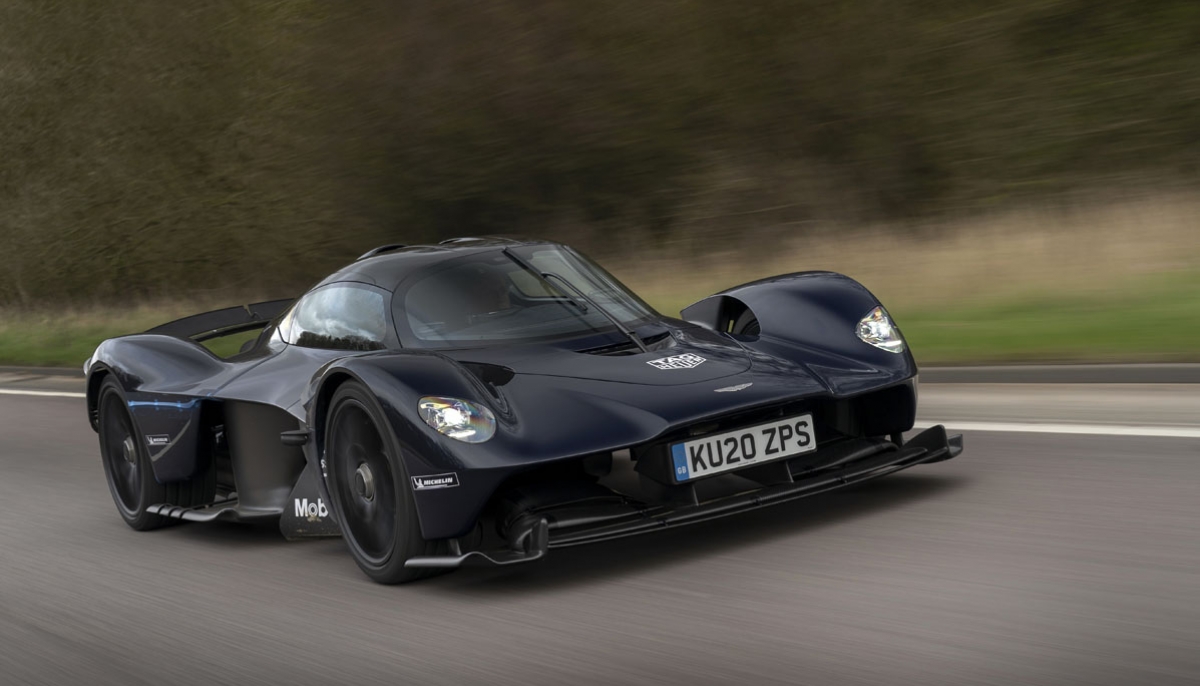 أستون مارتن فالكيري 