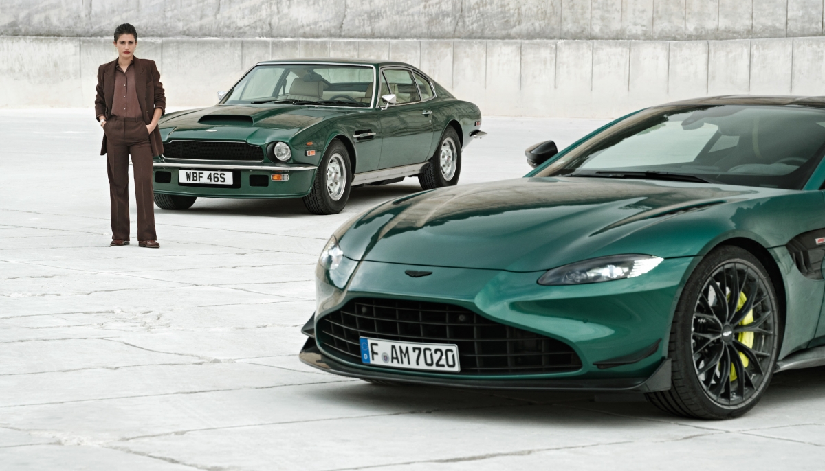 Introducing the Girard-Perregaux Laureato Green Ceramic Aston Martin Edition