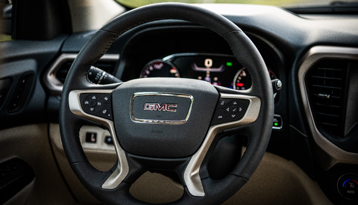 ’جي إم سي أكاديا‘ للعام 2021 