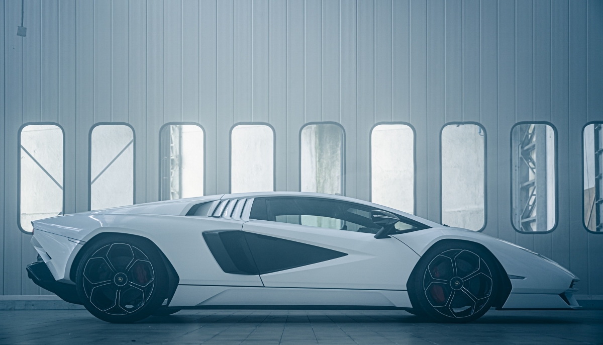 لامبورغيني كونتاش LPI 800-4