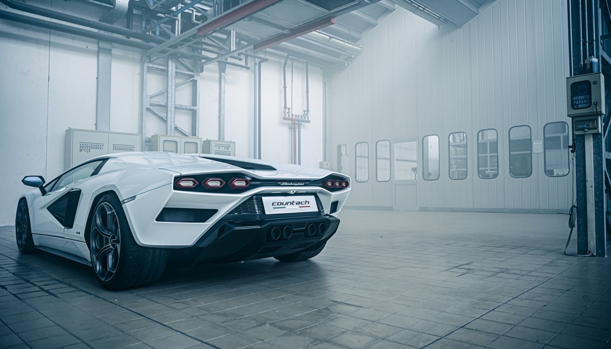 لامبورغيني كونتاش LPI 800-4