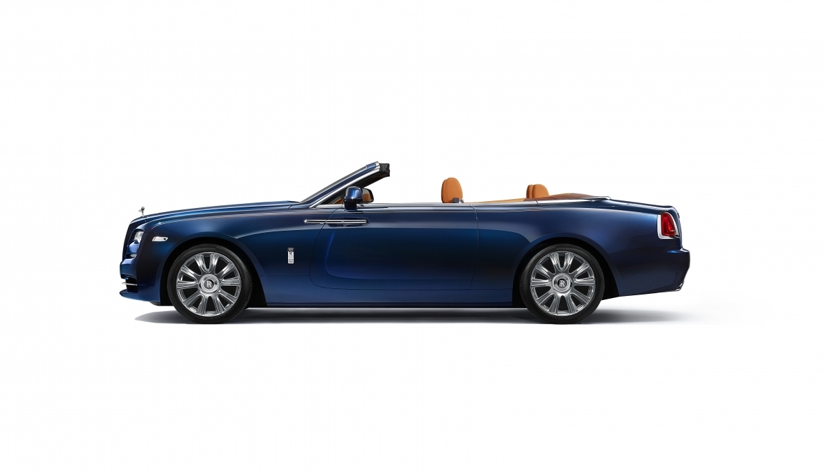 ROLLS-ROYCE - UNCOMPROMISED DROPHEAD LUXURY 