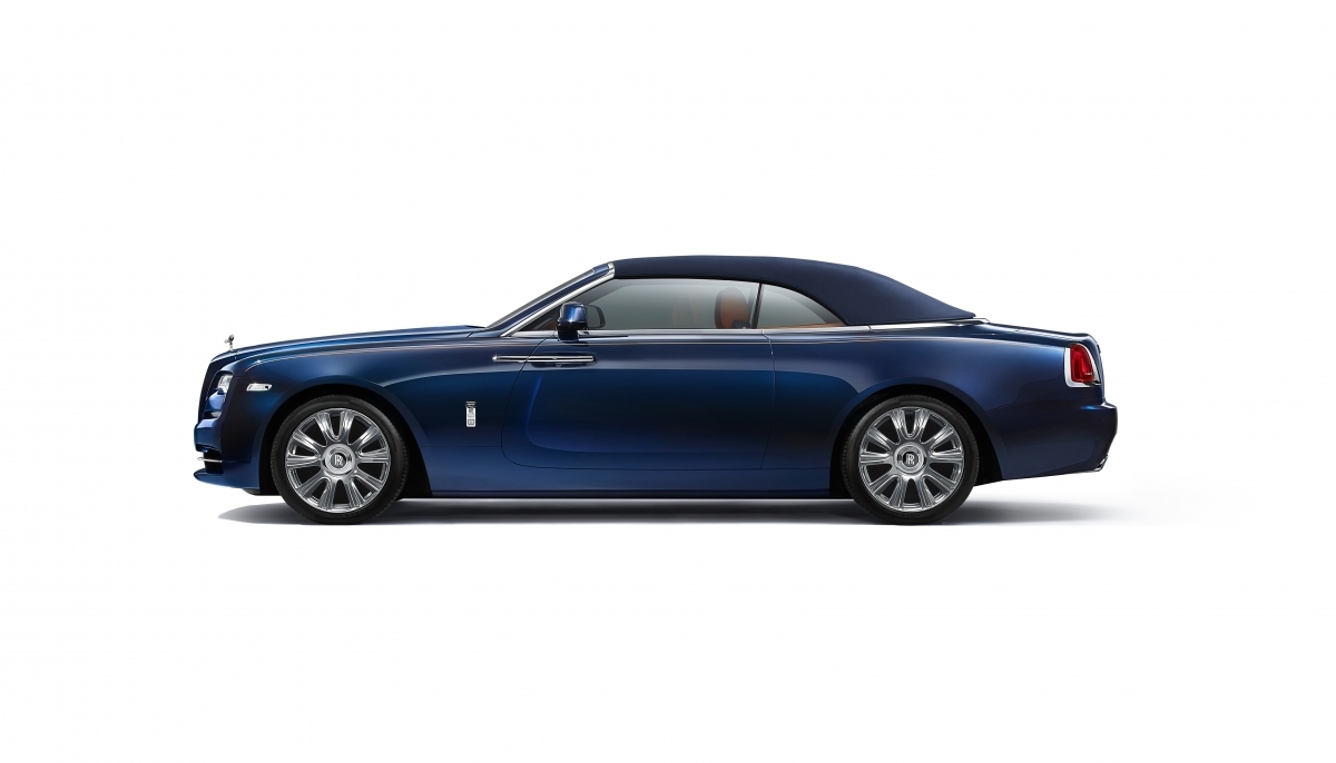 ROLLS-ROYCE - UNCOMPROMISED DROPHEAD LUXURY 