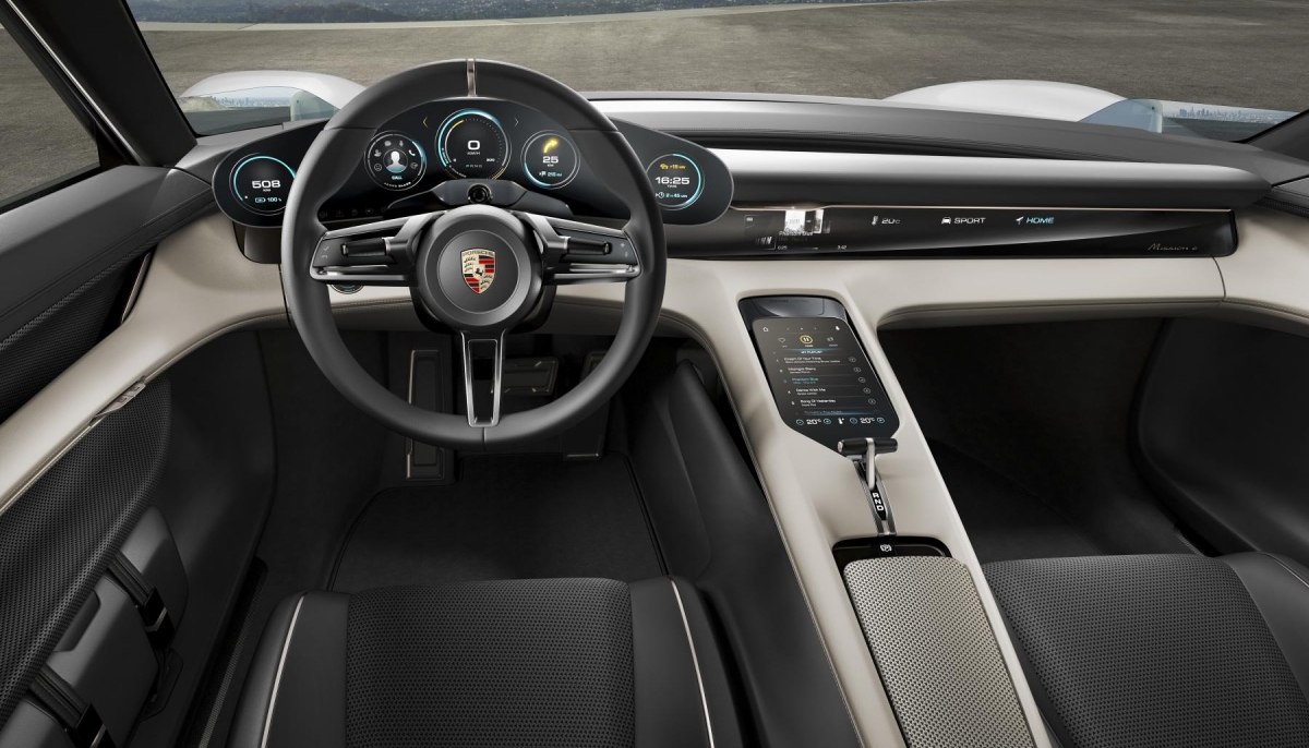 PORSCHE MISSION E: 600 HP, 500 KILOMETER DRIVING RANGE, 15 MINUTES CHARGING TIME