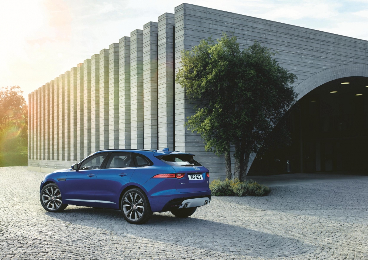 THE ALL-NEW 2017 JAGUAR F-PACE