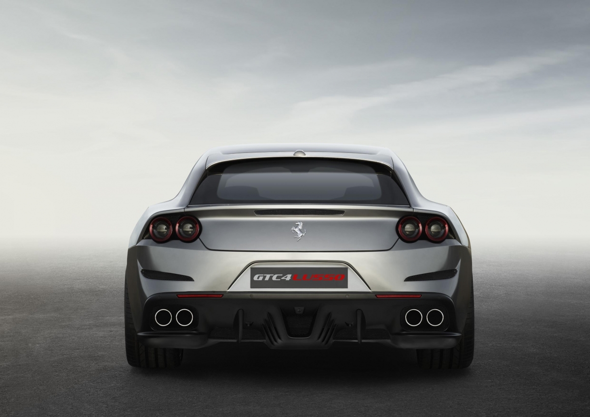FERRARI GTC4LUSSO