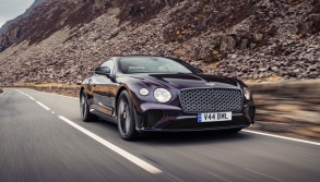 Bentley تطرح GT Mulliner Blackline المتميّزة بلمسات داكنة تسهم بتعزيز الفخامة العصرية